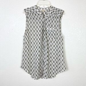 Timing White & Green Sleeveless Button Up Shirt Blouse